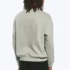 Klassisches Sweatshirt – Hellstaubiges Khaki-Grün Klassisches Sweatshirt – Hellstaubiges Khaki-Grün