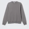 Klassisches Sweatshirt – Staubgrau