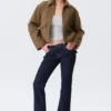 Kurze, kastenförmige Jacke mit Reißverschluss – Weichbraun Kurze, kastenförmige Jacke mit Reißverschluss – Weichbraun
