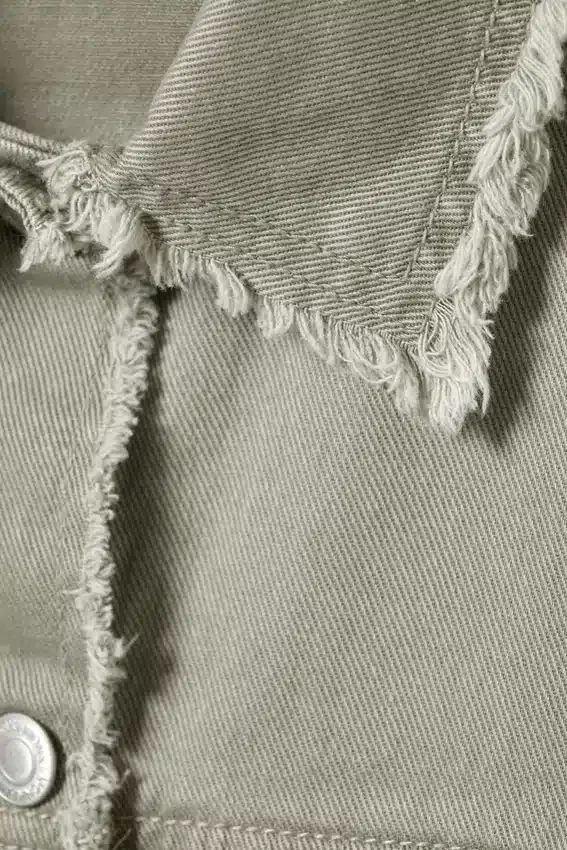 Kurze, kastenförmige Twill-Jacke – Khaki-Grün Kurze, kastenförmige Twill-Jacke – Khaki-Grün