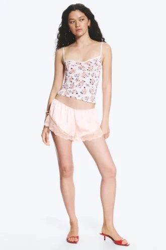 Kurze Satin-Spitzen-Shorts – Hellstaubiges Pfirsich
