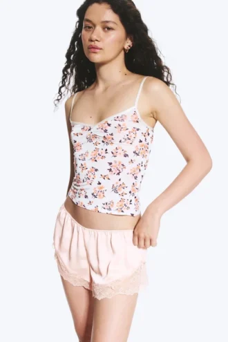 Kurze Satin-Spitzen-Shorts – Hellstaubiges Pfirsich