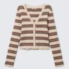Kurze Strickjacke mit V-Ausschnitt – gestreift, braun Kurze Strickjacke mit V-Ausschnitt – gestreift, braun
