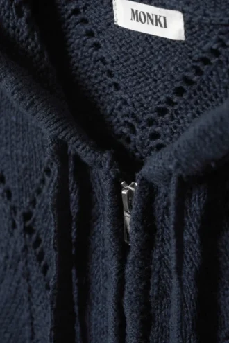 Kurzer Pointelle-Strick-Kapuzenpullover mit Reißverschluss – Dunkelblau Kurzer Pointelle-Strick-Kapuzenpullover mit Reißverschluss – Dunkelblau