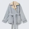 Kurzer, wendbarer Trenchcoat mit doppelter Knopfleiste – Beige & Hellgrau Kurzer, wendbarer Trenchcoat mit doppelter Knopfleiste – Beige & Hellgrau