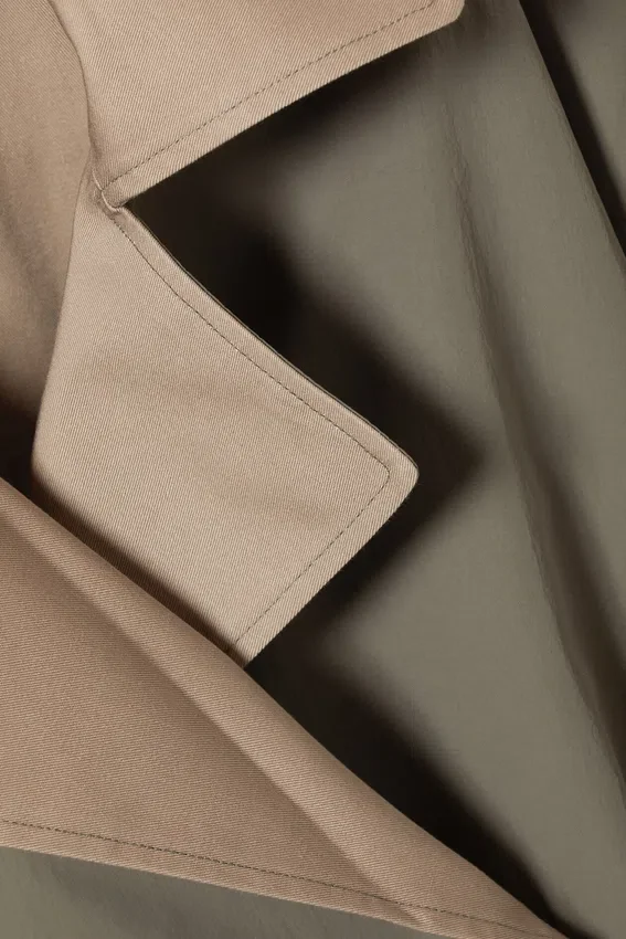 Kurzer, wendbarer Trenchcoat mit doppelter Knopfleiste – Beige & Khaki-Grün Kurzer, wendbarer Trenchcoat mit doppelter Knopfleiste – Beige & Khaki-Grün