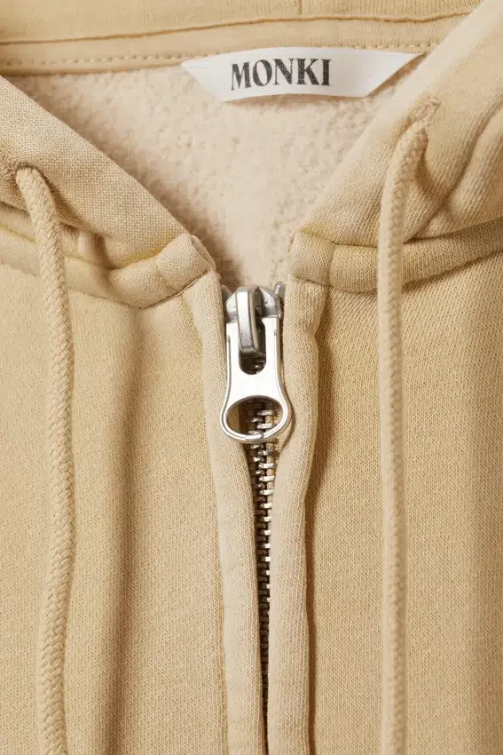 Kurzer Zip-Kapuzenpullover – gewaschen, hellbeige Kurzer Zip-Kapuzenpullover – gewaschen, hellbeige