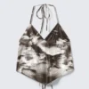 Kurzes bedrucktes Neckholder-Top – Braun – Abstrakte Blumenmuster Kurzes bedrucktes Neckholder-Top – Braun – Abstrakte Blumenmuster