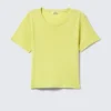 Kurzes bedrucktes T-Shirt aus gerippter Baumwolle – Hellgelb Kurzes bedrucktes T-Shirt aus gerippter Baumwolle – Hellgelb