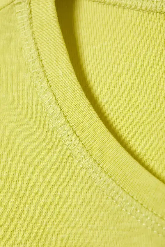 Kurzes bedrucktes T-Shirt aus gerippter Baumwolle – Hellgelb Kurzes bedrucktes T-Shirt aus gerippter Baumwolle – Hellgelb