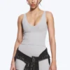 Kurzes Sport-Top mit tiefem Ausschnitt – Grau Kurzes Sport-Top mit tiefem Ausschnitt – Grau