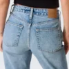 Laika Mid Rise Regular Straight Jeans – Eighteen Blue – Mittelblau Laika Mid Rise Regular Straight Jeans – Eighteen Blue – Mittelblau