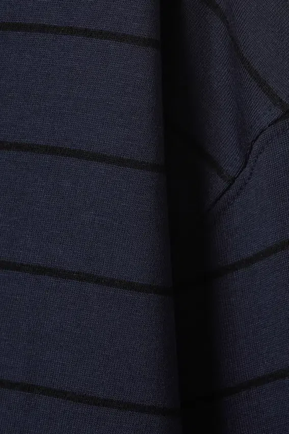 Langarmshirt aus Baumwolle mit kastenförmigem Schnitt – gestreift, dunkelblau Langarmshirt aus Baumwolle mit kastenförmigem Schnitt – gestreift, dunkelblau
