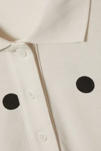 Langarmshirt aus Baumwolle – Weiß – Schwarze Punkte