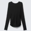 Langarmshirt mit offenem Rücken – Schwarz