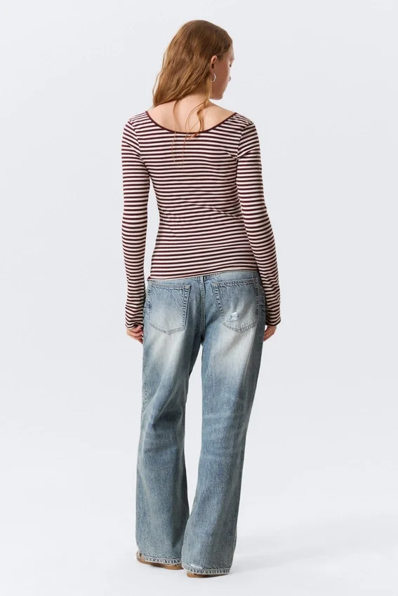 Langarmshirt mit schmalem Schnitt und U-Ausschnitt – rosa- und burgunderrote Streifen Langarmshirt mit schmalem Schnitt und U-Ausschnitt – rosa- und burgunderrote Streifen