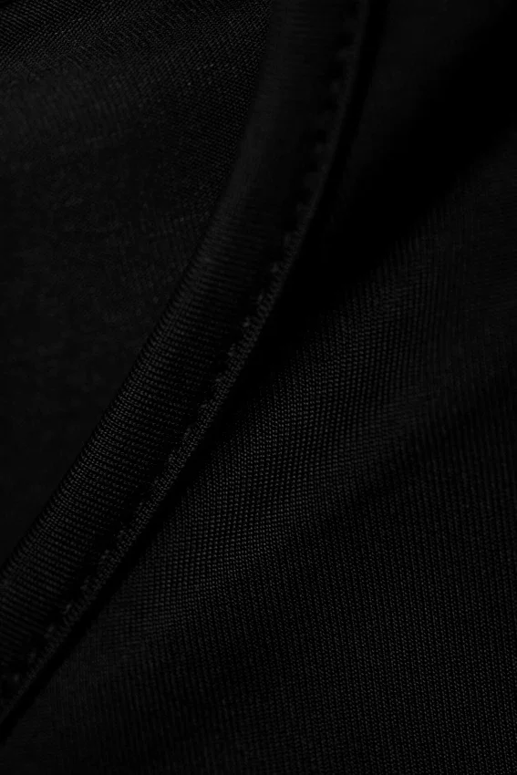 Langarmshirt mit V-Ausschnitt – Schwarz Langarmshirt mit V-Ausschnitt – Schwarz