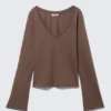 Langarmshirt mit V-Ausschnitt – Washed Mole Langarmshirt mit V-Ausschnitt – Washed Mole