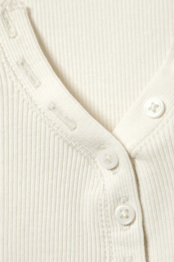 Langarmshirt mit V-Ausschnitt – Weiß Langarmshirt mit V-Ausschnitt – Weiß
