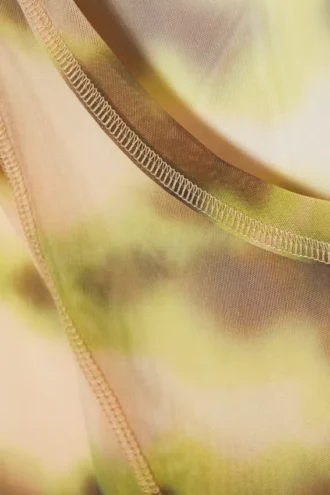 Langarmshirt mit weitem Ausschnitt – Gelbe verschwommene Flecken