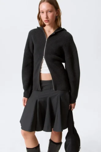 Langer Strick-Kapuzenpullover mit Reißverschluss – Schwarz Langer Strick-Kapuzenpullover mit Reißverschluss – Schwarz