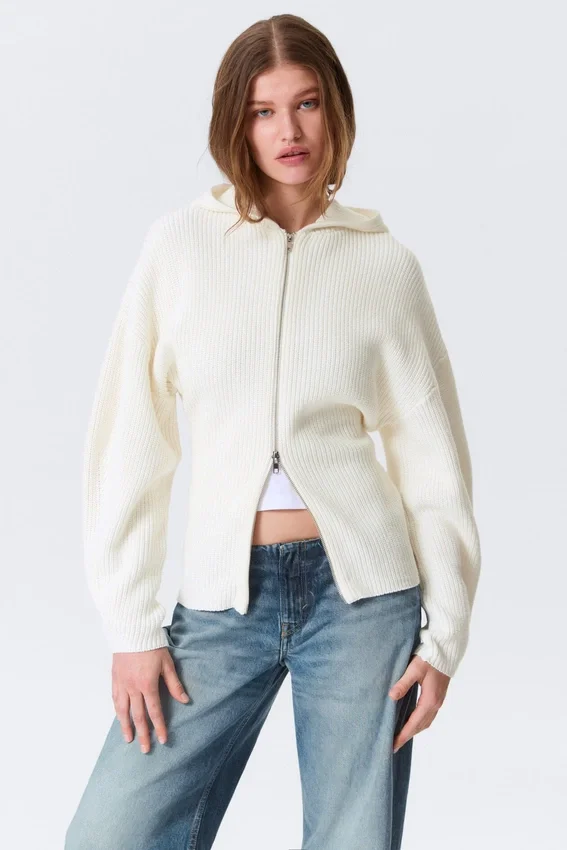 Langer Strick-Kapuzenpullover mit Reißverschluss – Weiß Langer Strick-Kapuzenpullover mit Reißverschluss – Weiß