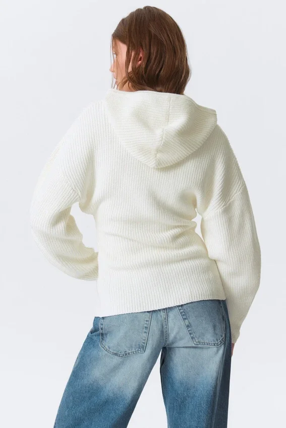 Langer Strick-Kapuzenpullover mit Reißverschluss – Weiß Langer Strick-Kapuzenpullover mit Reißverschluss – Weiß