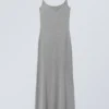 Langes, figurbetontes Trägerkleid – Grau meliert