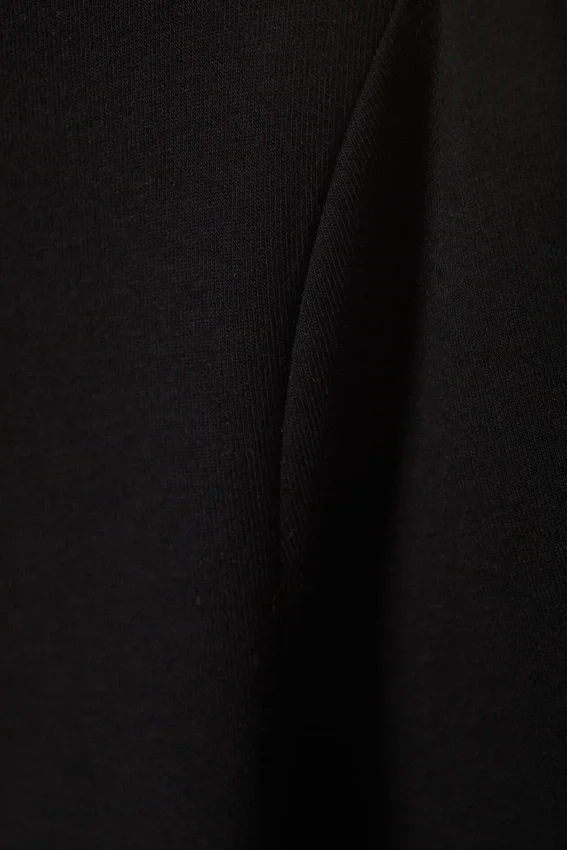 Langärmliges Minikleid – Schwarz Langärmliges Minikleid – Schwarz