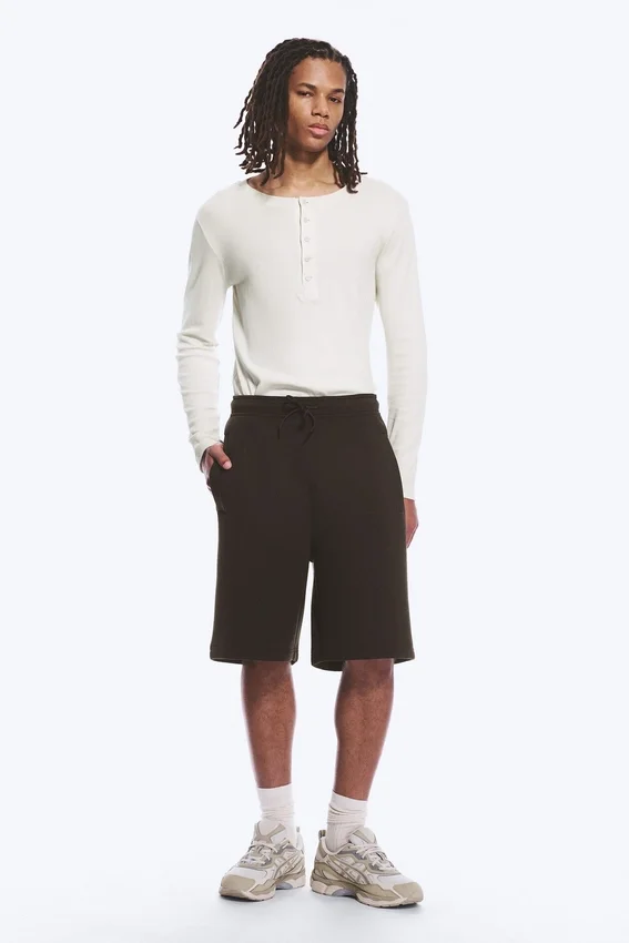 Locker sitzende Scuba-Shorts – Dunkelbraun Locker sitzende Scuba-Shorts – Dunkelbraun