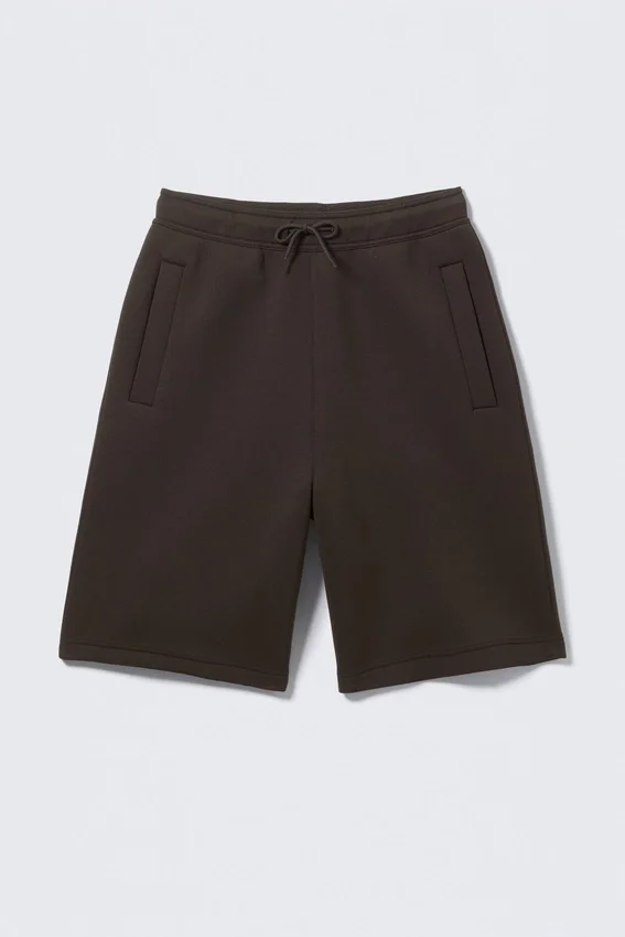 Locker sitzende Scuba-Shorts – Dunkelbraun Locker sitzende Scuba-Shorts – Dunkelbraun