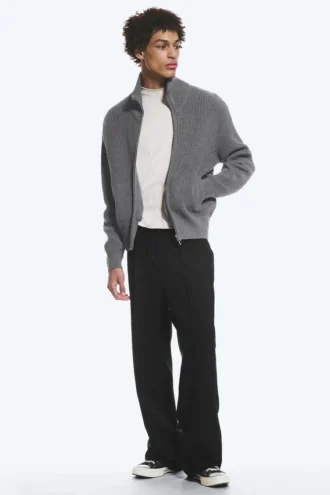 Locker sitzende Strickjacke mit hohem Kragen und Reißverschluss – Hellstaubgrau Locker sitzende Strickjacke mit hohem Kragen und Reißverschluss – Hellstaubgrau