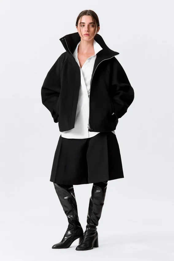 Locker sitzende Wolljacke mit Raglanärmeln – Schwarz Locker sitzende Wolljacke mit Raglanärmeln – Schwarz