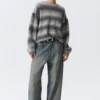 Locker sitzender, melierter Strickpullover – Grau meliert