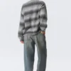 Locker sitzender, melierter Strickpullover – Grau meliert