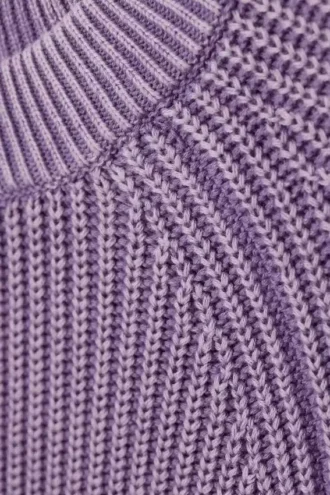 Locker sitzender Strickpullover aus Baumwolle – gewaschenes Lila-Melange