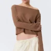 Locker sitzender Strickpullover mit U-Ausschnitt – Braun Locker sitzender Strickpullover mit U-Ausschnitt – Braun