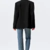 Locker sitzender Zweireiher-Blazer aus Leinenmischung – Schwarz Locker sitzender Zweireiher-Blazer aus Leinenmischung – Schwarz