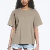 Locker sitzendes, kastenförmiges Baumwoll-T-Shirt – Light Mole