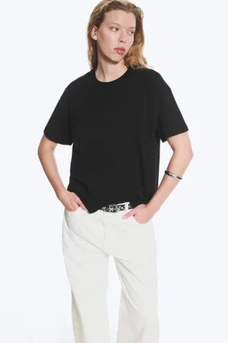 Locker sitzendes, kastenförmiges Baumwoll-T-Shirt – Schwarz
