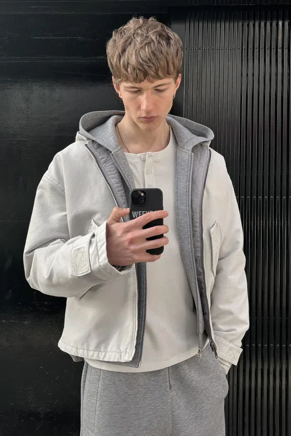 Lockere Canvas-Jacke mit Kapuze – Hellstaubgrau Lockere Canvas-Jacke mit Kapuze – Hellstaubgrau