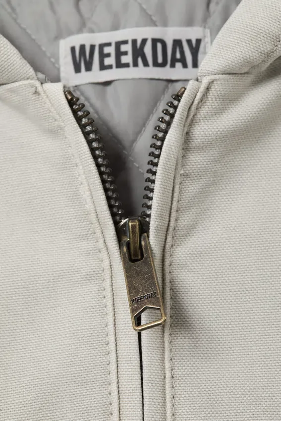 Lockere Canvas-Jacke mit Kapuze – Hellstaubgrau Lockere Canvas-Jacke mit Kapuze – Hellstaubgrau