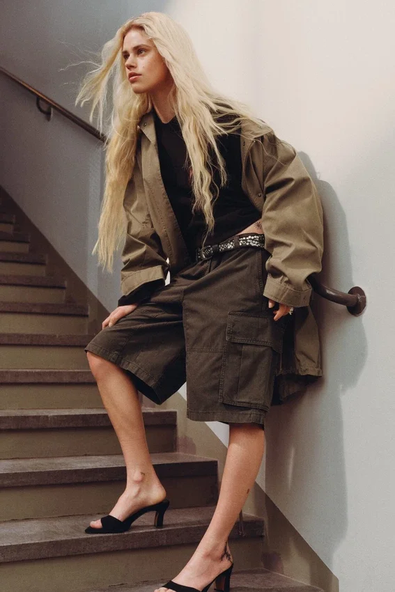 Lockere Cargo-Shorts mit niedriger Leibhöhe – gewaschen, dunkelgrau Lockere Cargo-Shorts mit niedriger Leibhöhe – gewaschen, dunkelgrau