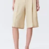 Lockere Dreiviertel-Anzugshorts mit niedriger Leibhöhe – Hellbeige Lockere Dreiviertel-Anzugshorts mit niedriger Leibhöhe – Hellbeige