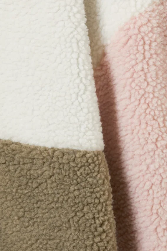 Lockere Fleece-Jacke mit Reißverschluss – Weiß/Khaki/Rosa Lockere Fleece-Jacke mit Reißverschluss – Weiß/Khaki/Rosa
