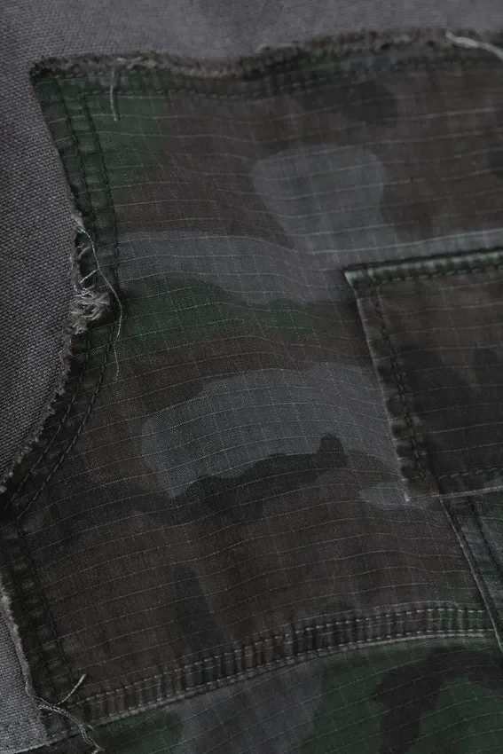 Lockere Patchwork-Cargo-Hose – Dusty Blue & Camo Lockere Patchwork-Cargo-Hose – Dusty Blue & Camo