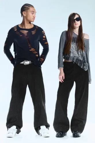Lockere Straight-Jeans mit normaler Taillenhöhe – Extra Black Rinse | Cheap Monday GB Lockere Straight-Jeans mit normaler Taillenhöhe – Extra Black Rinse | Cheap Monday GB