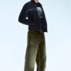 Lockere Straight-Jeans mit normaler Taillenhöhe – Tiefgrün – Khakigrün | Cheap Monday GB