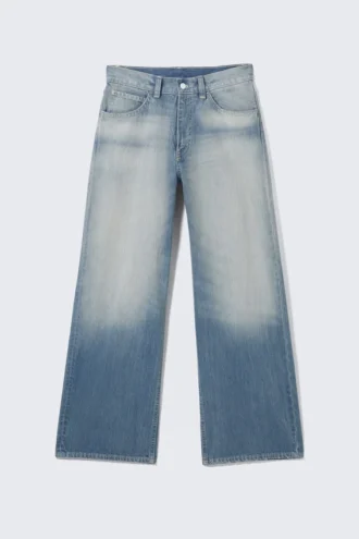 Lockere Straight-Jeans mit normaler Taillenhöhe – Whiped Blue | Cheap Monday GB Lockere Straight-Jeans mit normaler Taillenhöhe – Whiped Blue | Cheap Monday GB