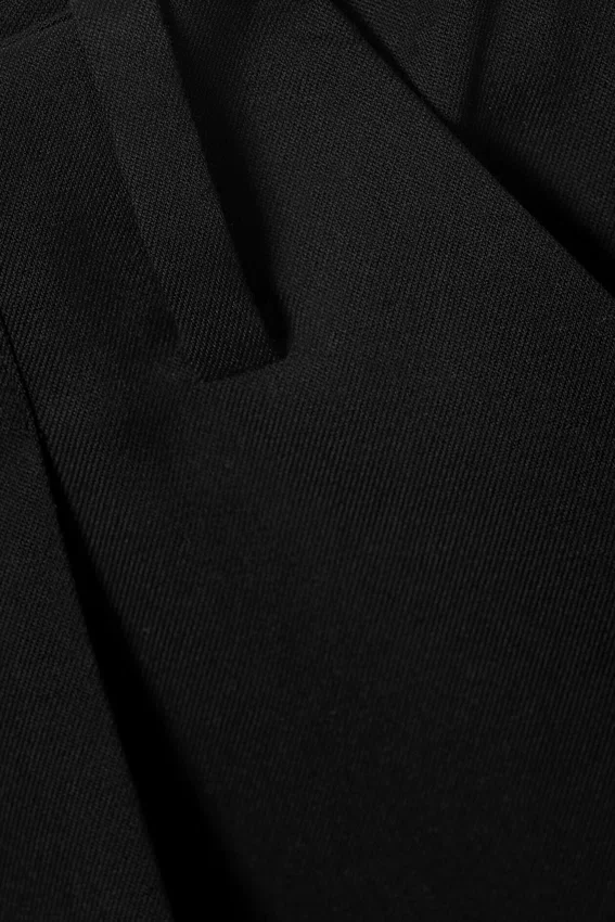 Lockere, tief sitzende Dreiviertel-Anzugshorts – Schwarz Lockere, tief sitzende Dreiviertel-Anzugshorts – Schwarz